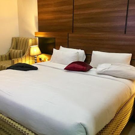 Room In Lodge - Best Western Plus-Ibadan Esterno foto