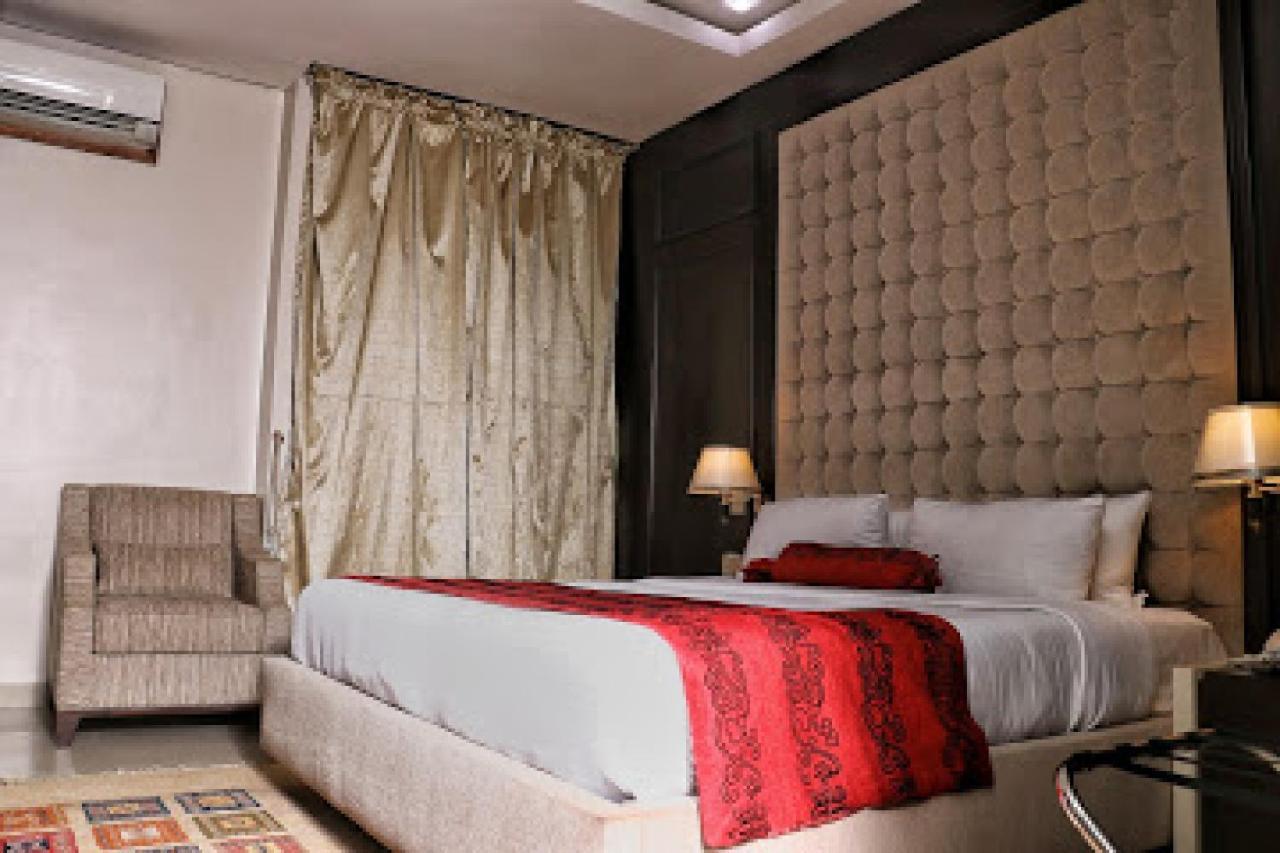 Room In Lodge - Best Western Plus-Ibadan Esterno foto