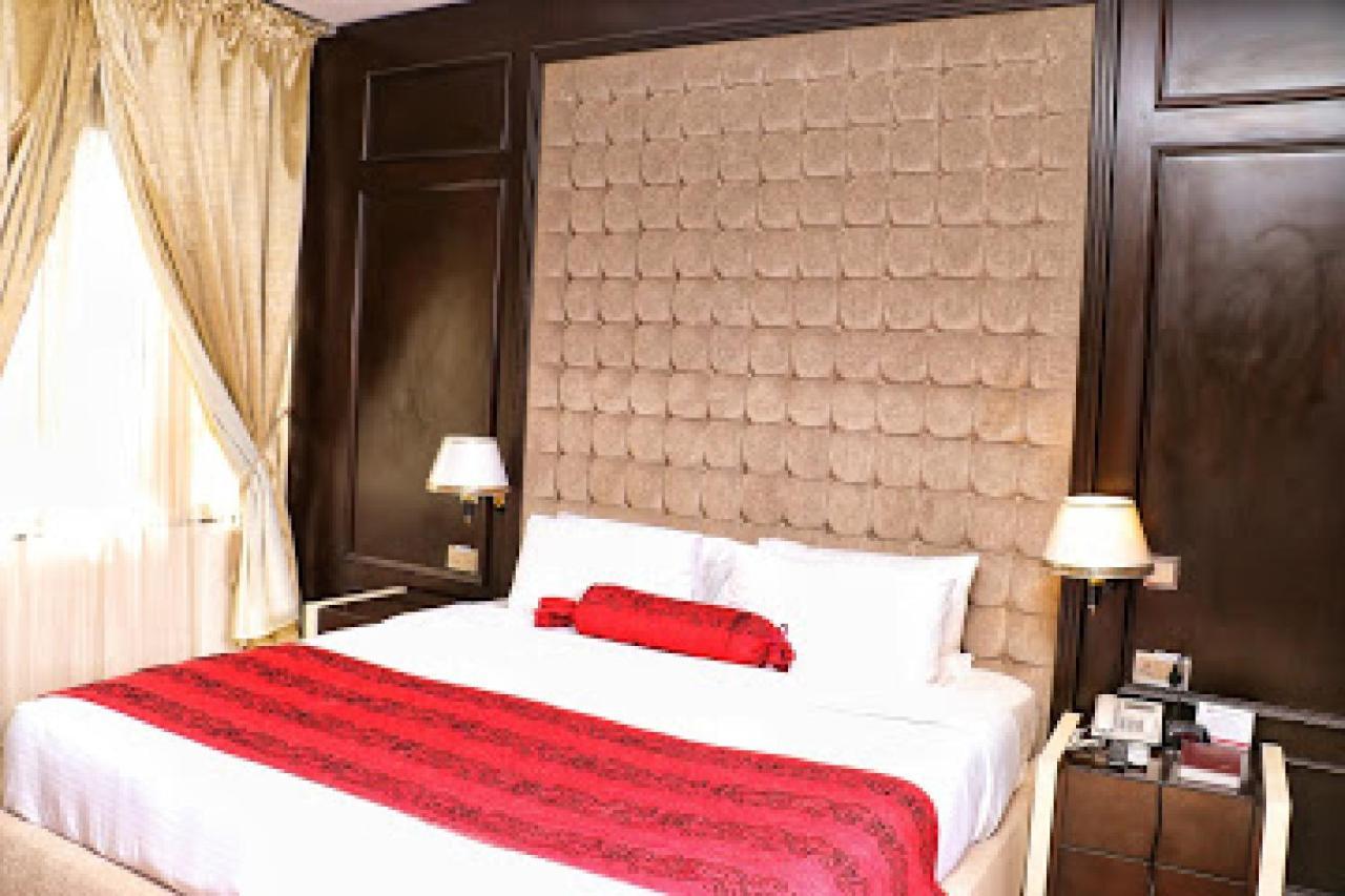 Room In Lodge - Best Western Plus-Ibadan Esterno foto
